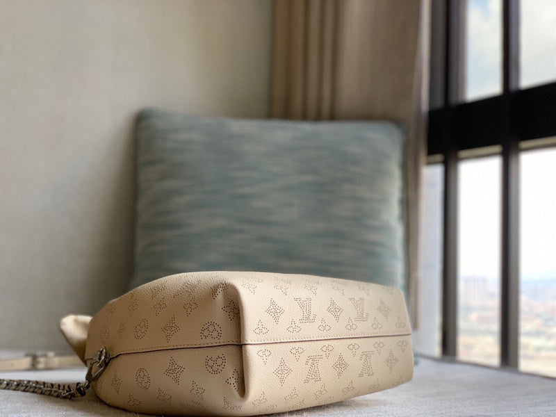 Alice Bags- Louis Vuittons  - 16383