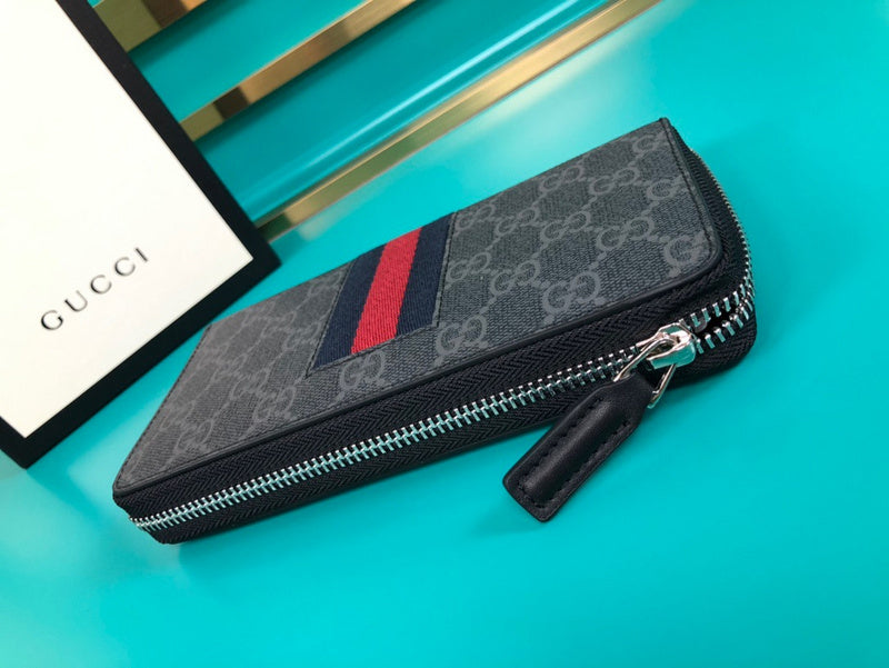 Gucci   Luxury Bags  946