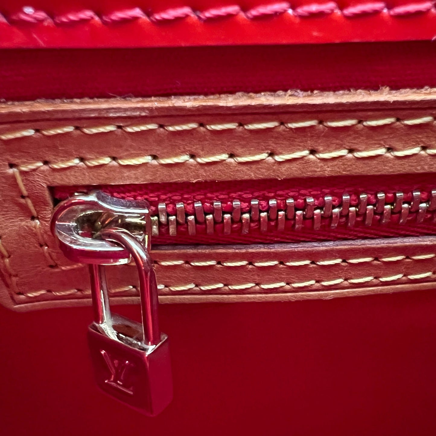 Louis Vuitton 2002 Vernis Reade PM handbag