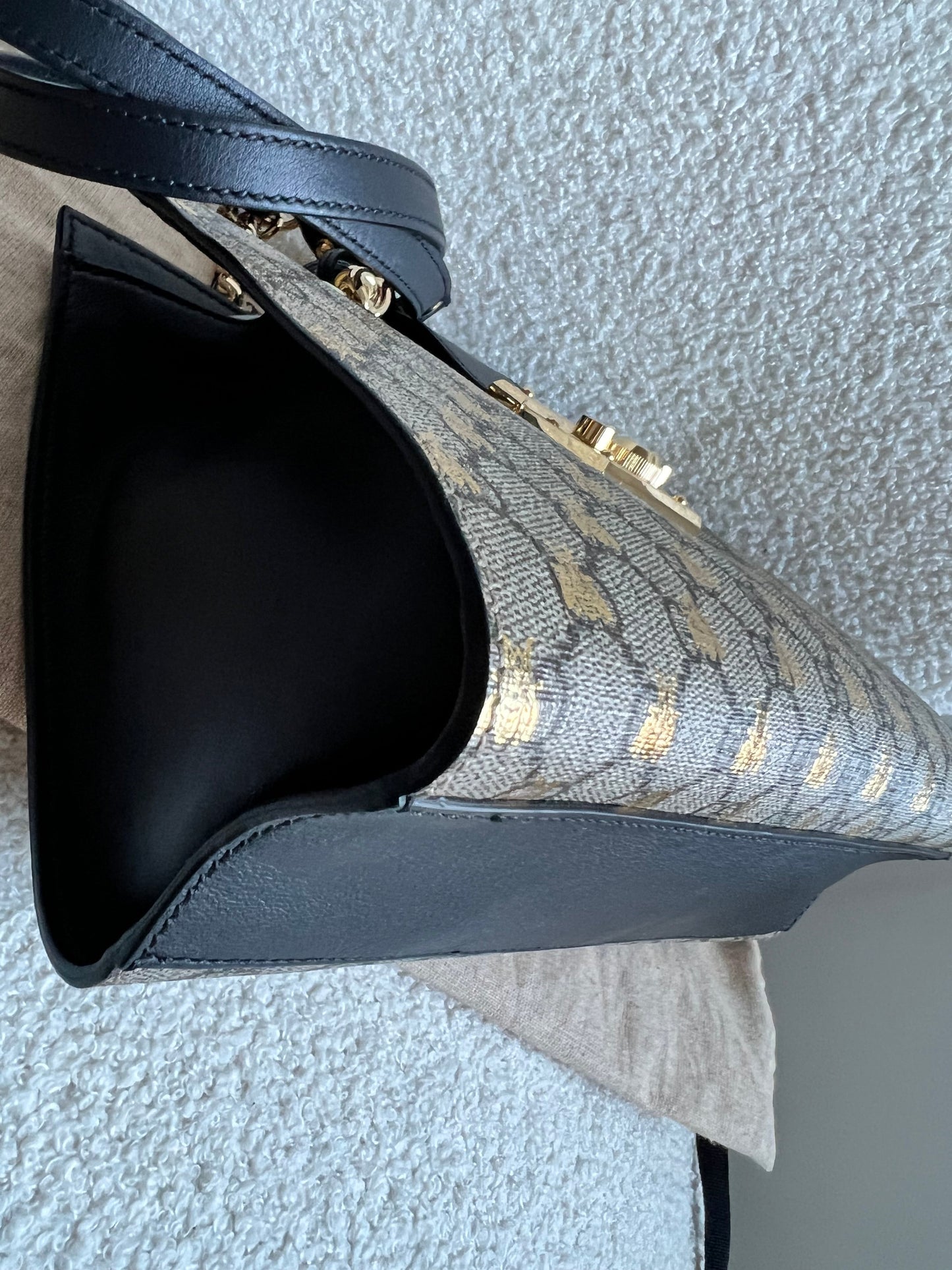 Gucci Supreme Bee Small Padlock Tote