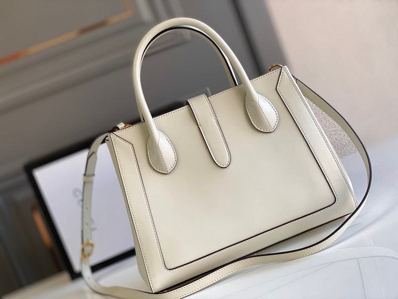 Gucci   Luxury Bags  1012