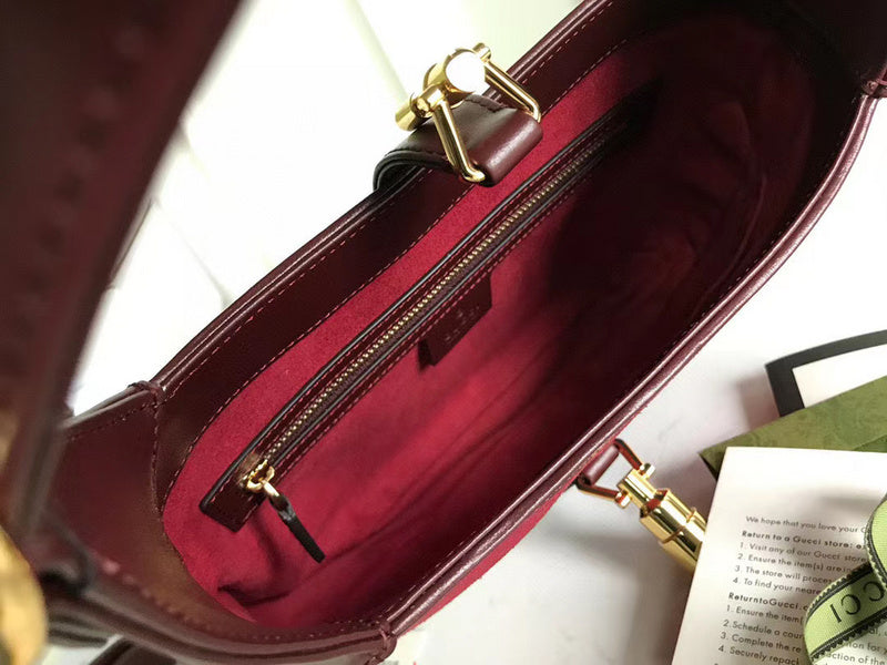 Gucci   Luxury Bags  1041