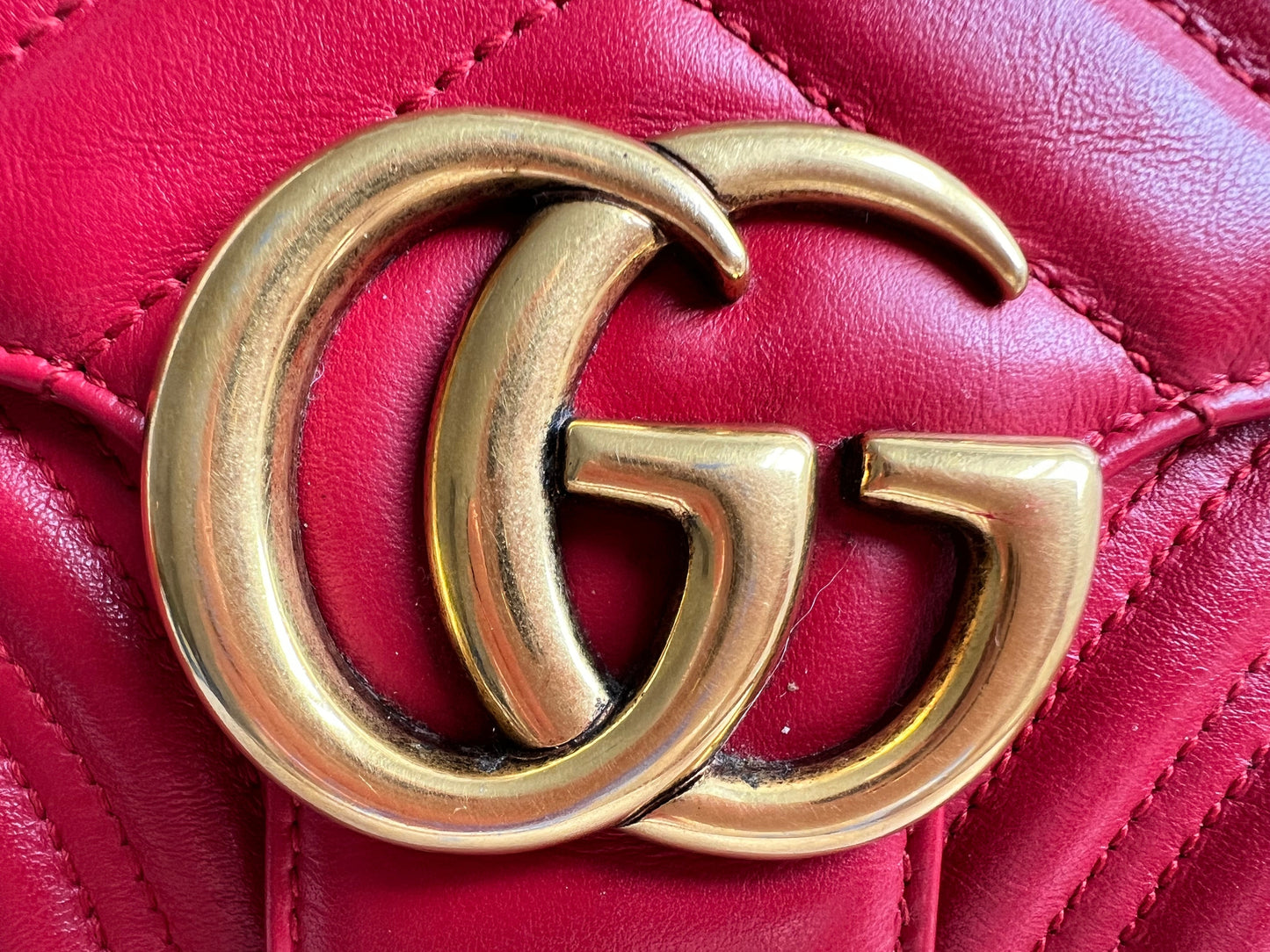 Gucci GG Hibiscus Red Marmont Small Shoulder Bag (RRP £2,070)