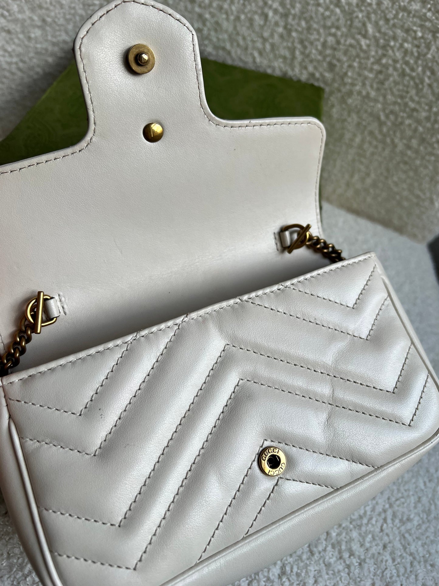 Gucci GG White Marmont Super Mini Shoulder Bag (RRP £985)