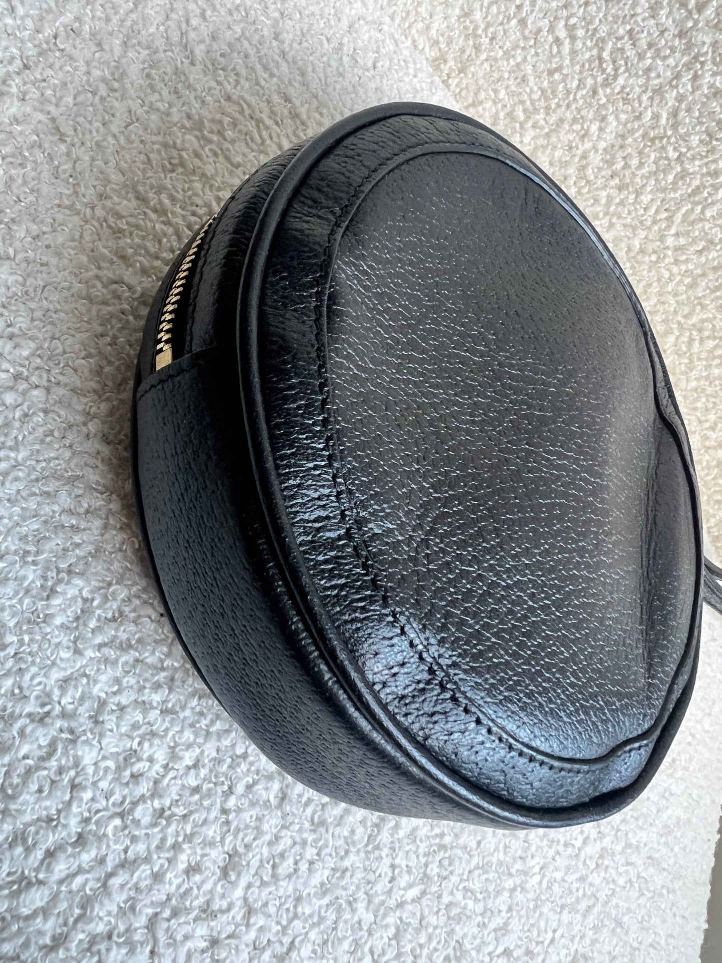 Gucci GG Round Black Ophidia Clutch
