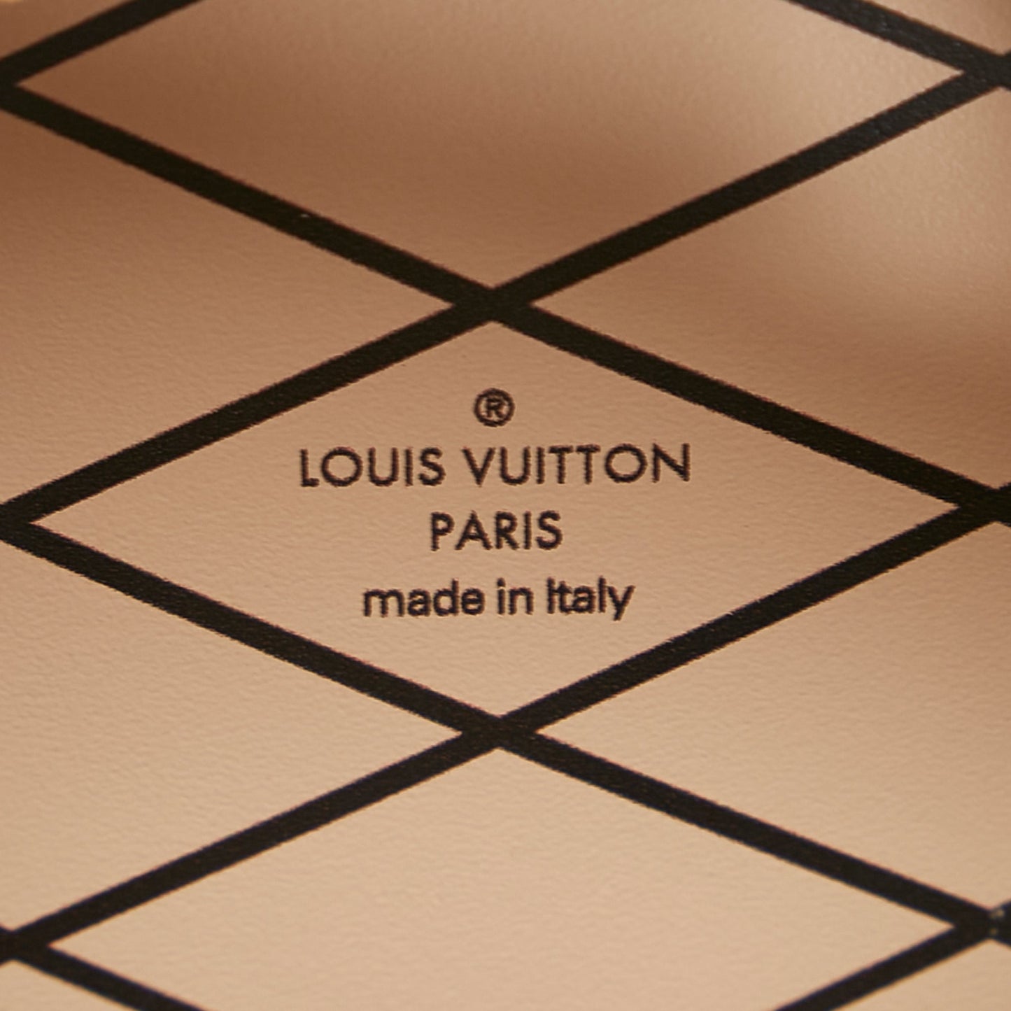 Louis Vuitton Boite Chapeau Souple Mini Black Monogram Vernis