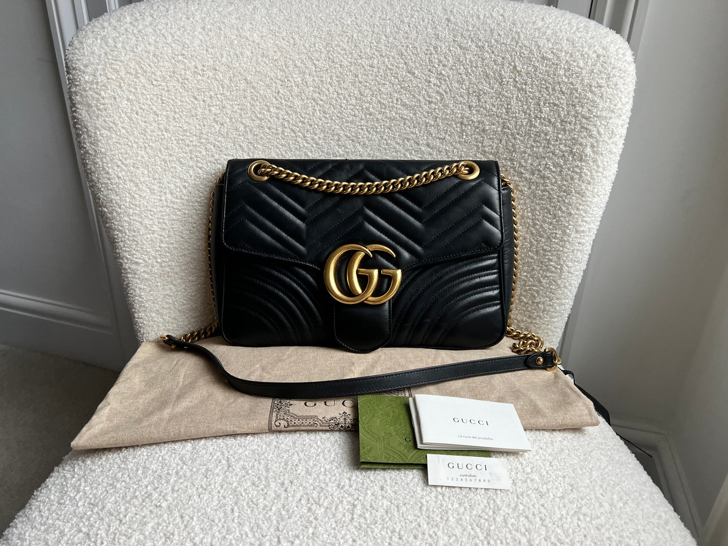 Gucci GG Black Marmont Medium Shoulder Bag (RRP £2,340)