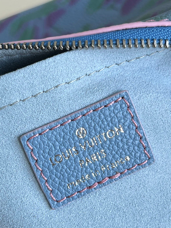 Alice Bags- Louis Vuittons  - 16539