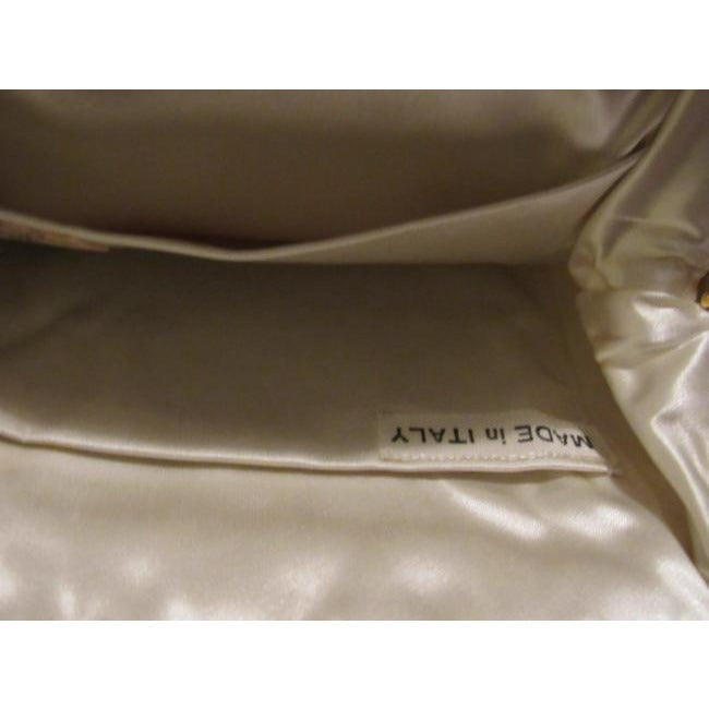 Gucci Vintage Iridescent Pearl Seed Bead With A Hinged Top White Plastic Clutch