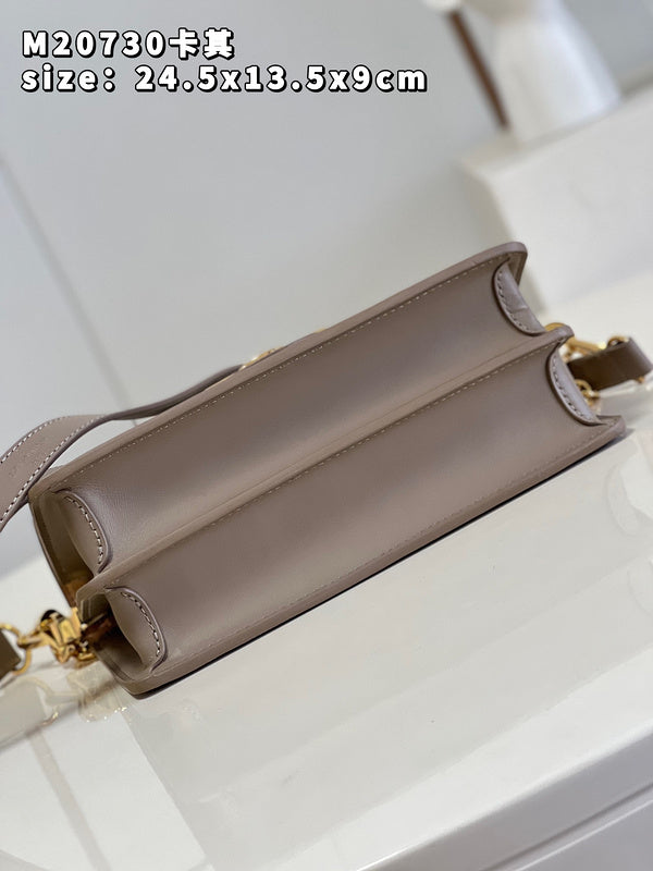 Alice Bags- Louis Vuittons  - 16061
