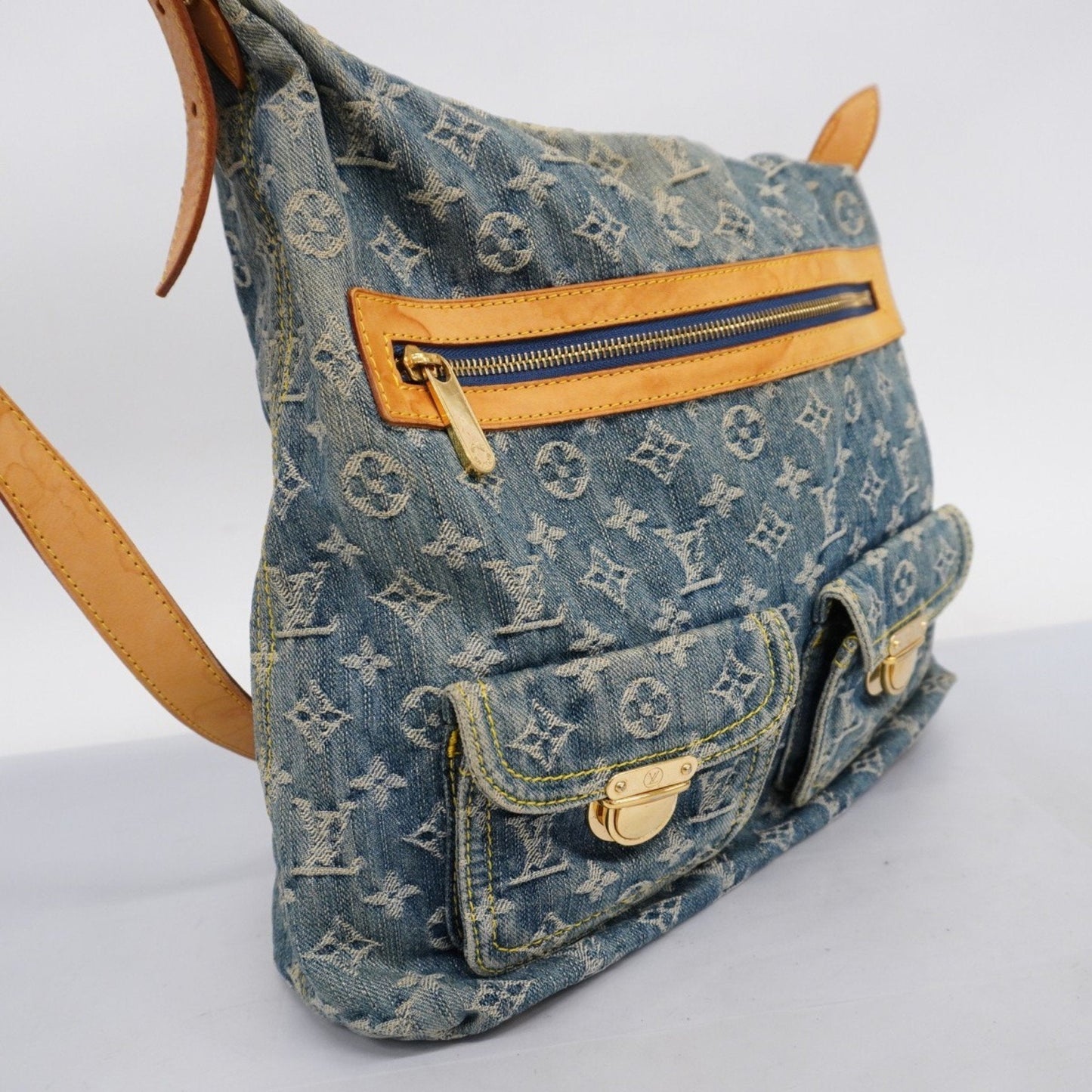 Louis Vuitton  Shoulder Bag