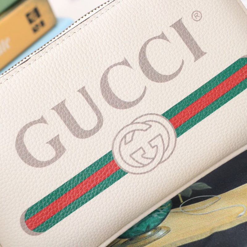 Gucci   Luxury Bags  869