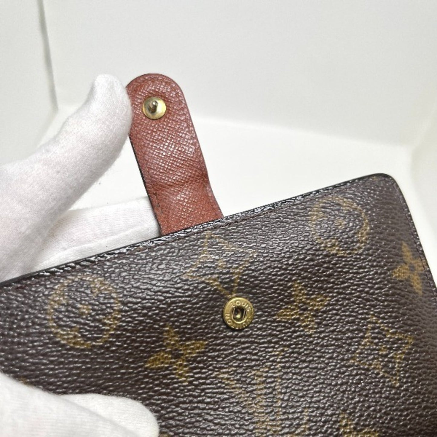 Louis Vuitton  Monogram Wallet (Bi-Fold)