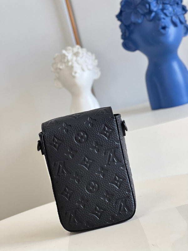 Alice Bags- Louis Vuittons  - 16426