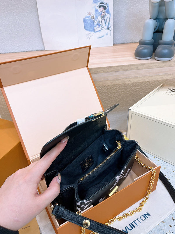 Alice bags - Louis Vuittons  - 15102