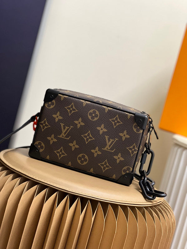 Alice Bags- Louis Vuittons  - 16138