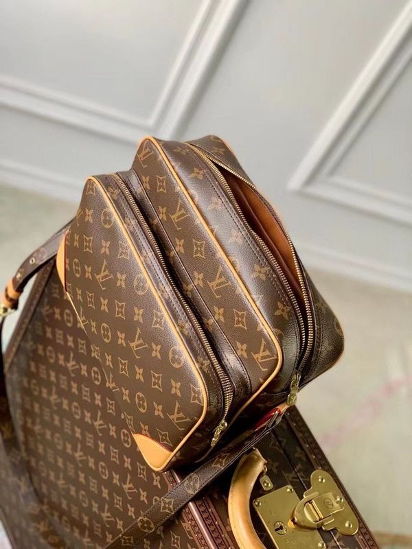 Alice Bags- Louis Vuittons  - 15965