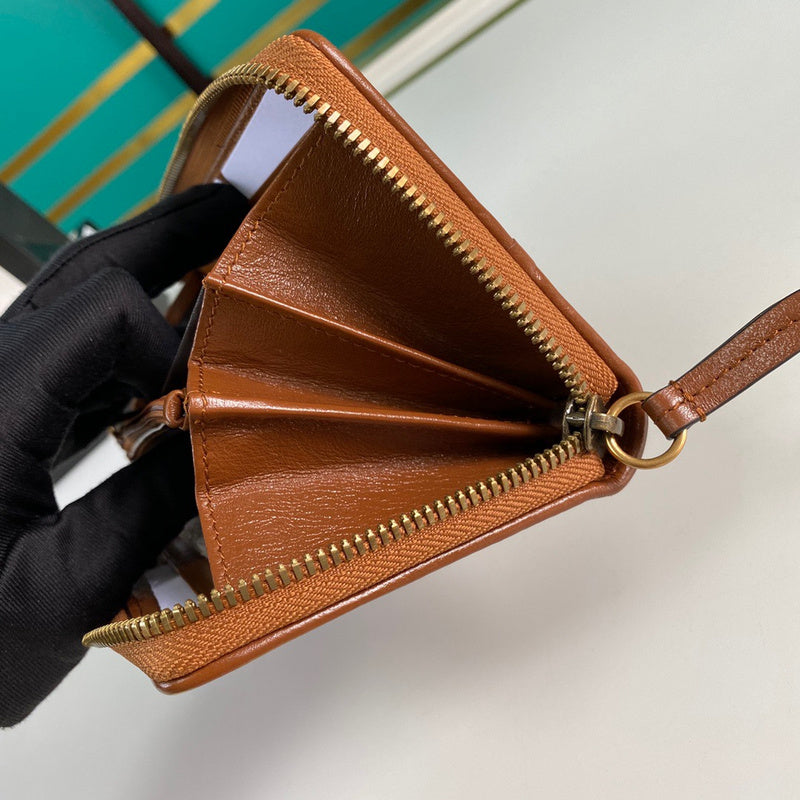 Gucci   Luxury Bags  941