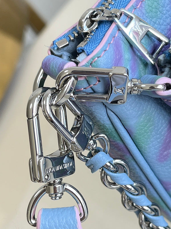 Alice Bags- Louis Vuittons  - 16539