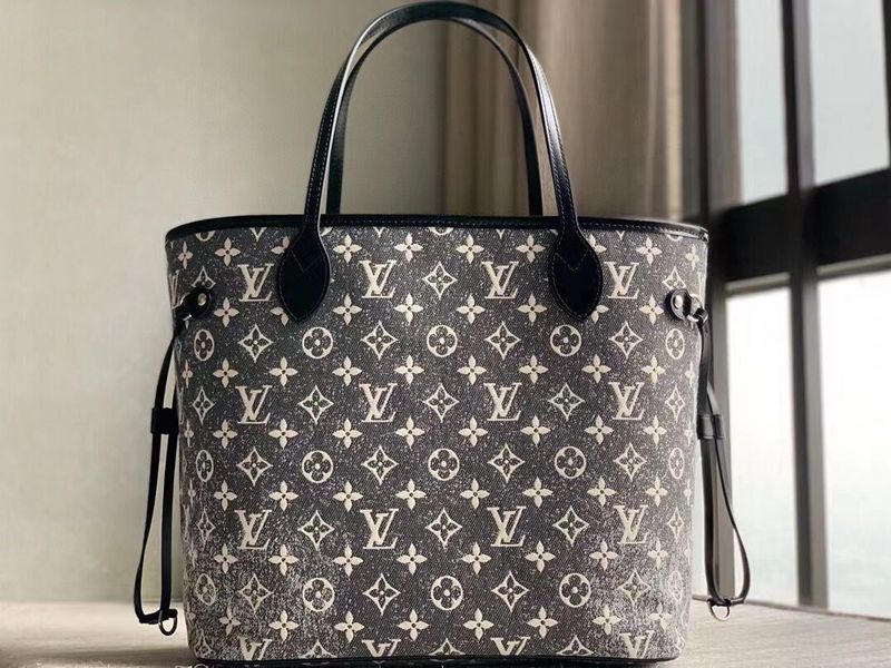Alice Bags- Louis Vuittons  - 16021