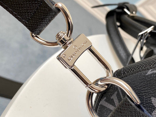 Alice Bags- Louis Vuittons  - 16233