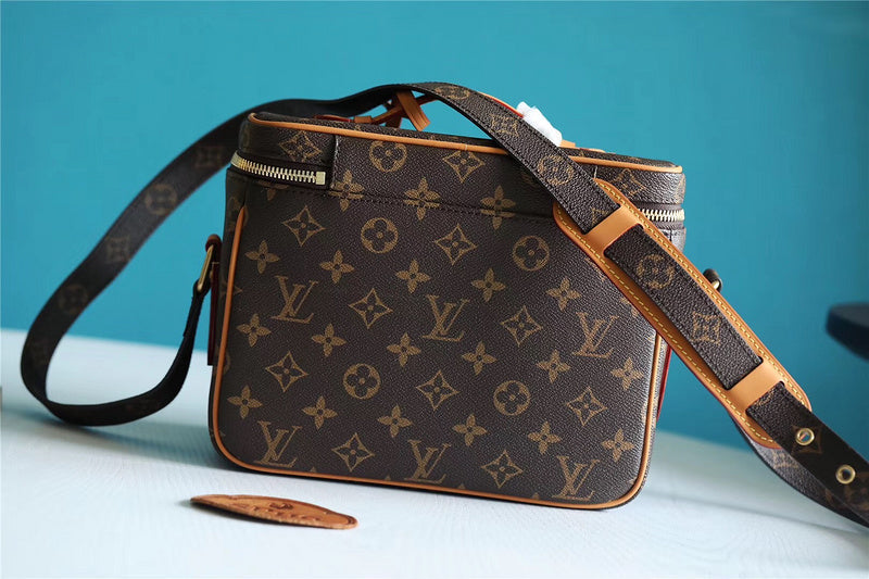 Alice bags - Louis Vuittons  - 10443