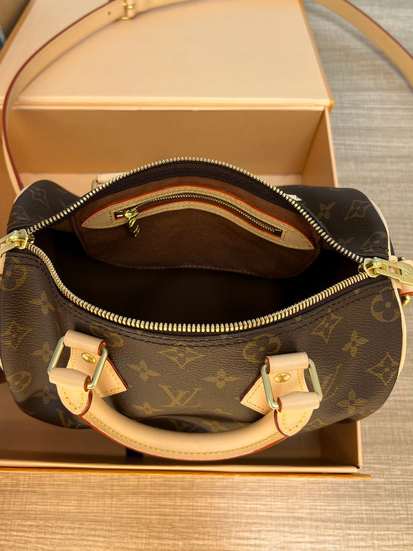 Alice bags- Louis Vuittons  - 16780
