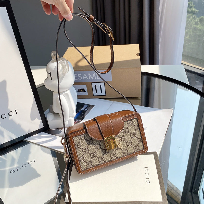 Gucci   Luxury Bags  1376