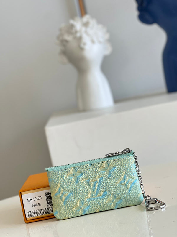 Alice Bags- Louis Vuittons  - 16404
