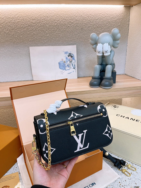 Alice bags - Louis Vuittons  - 15102