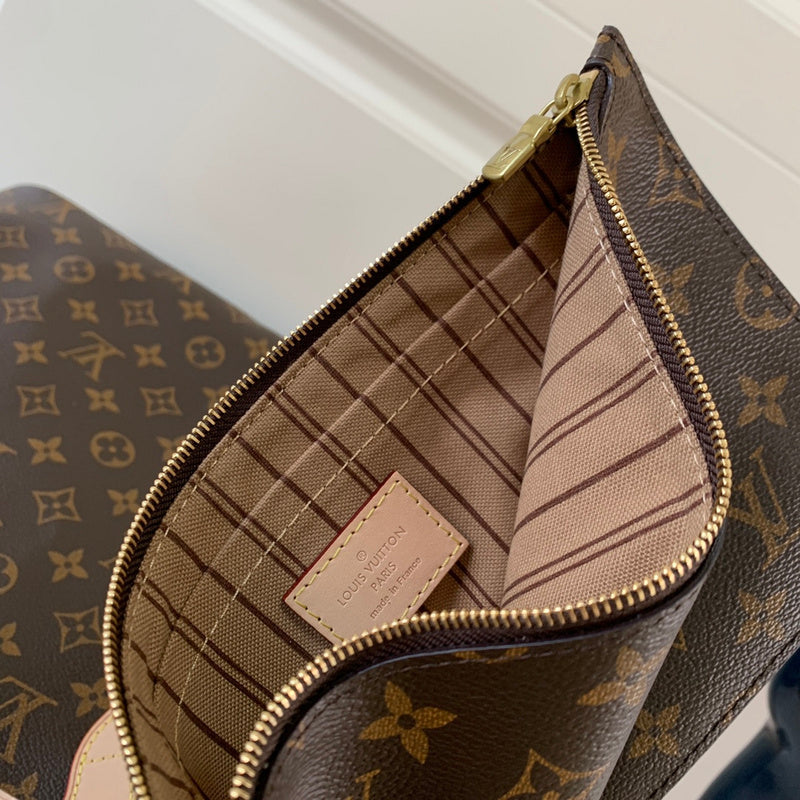 Alice Bags- Louis Vuittons  - 16296