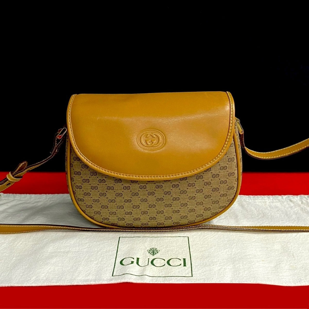 GUCCI Shoulder Bag leather Brown