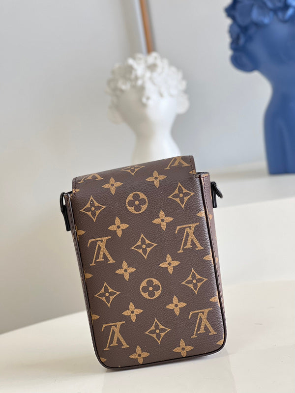 Alice Bags- Louis Vuittons  - 16425
