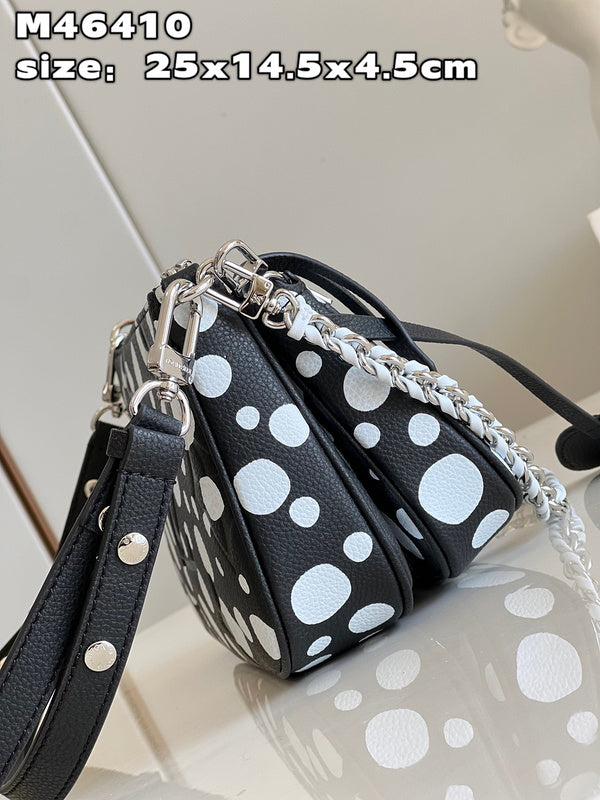 Alice Bags- Louis Vuittons  - 15914