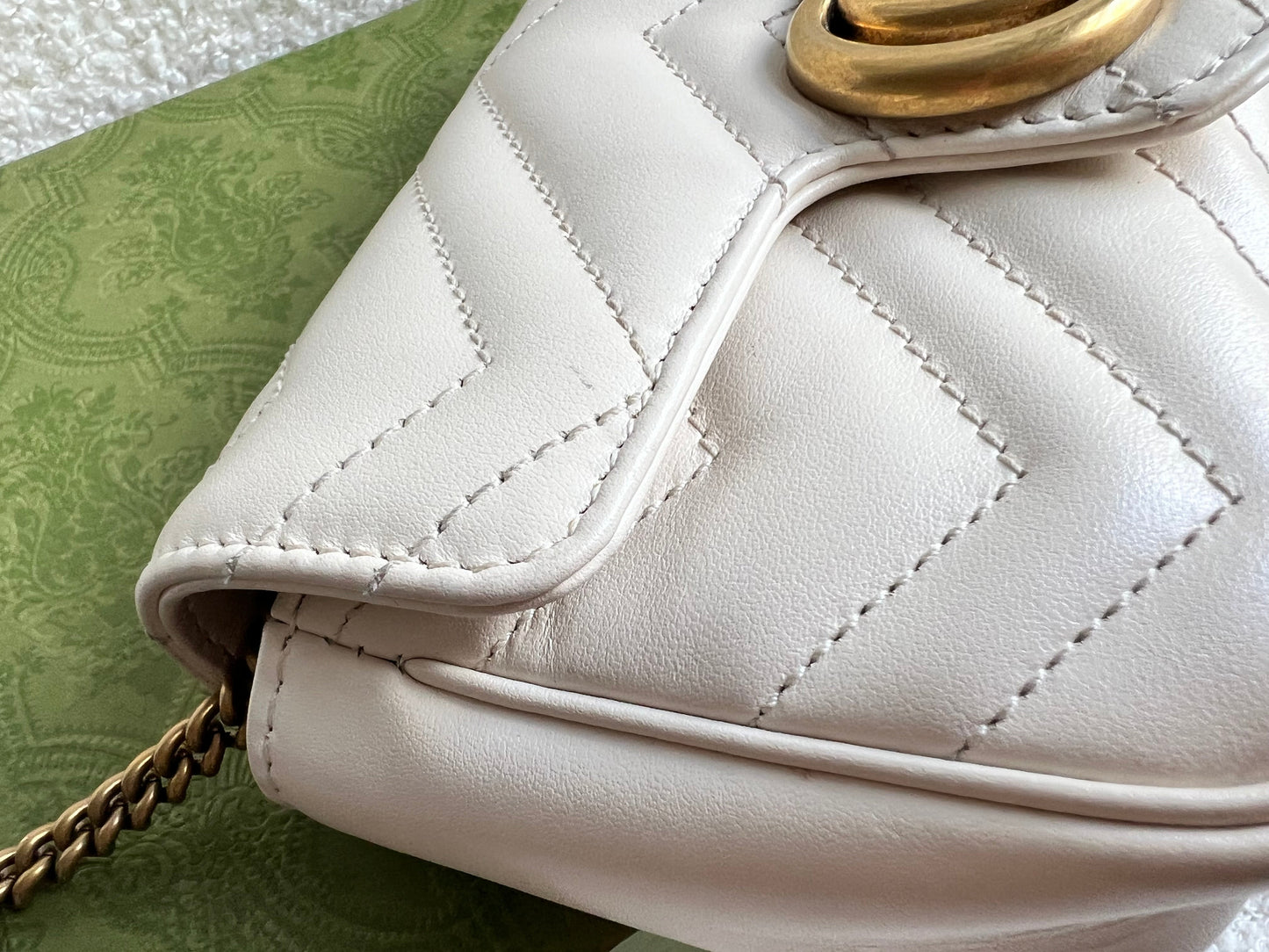 Gucci GG White Marmont Super Mini Shoulder Bag (RRP £985)