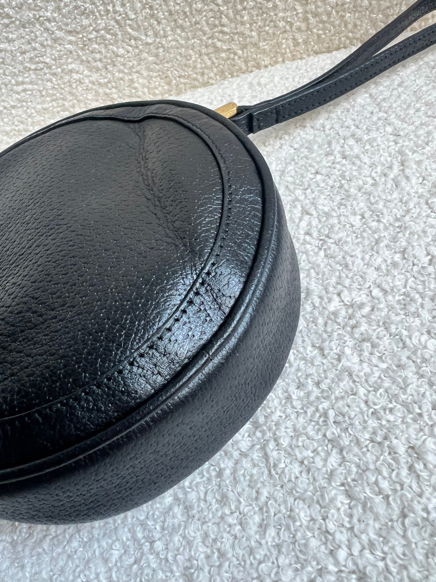 Gucci GG Round Black Ophidia Clutch