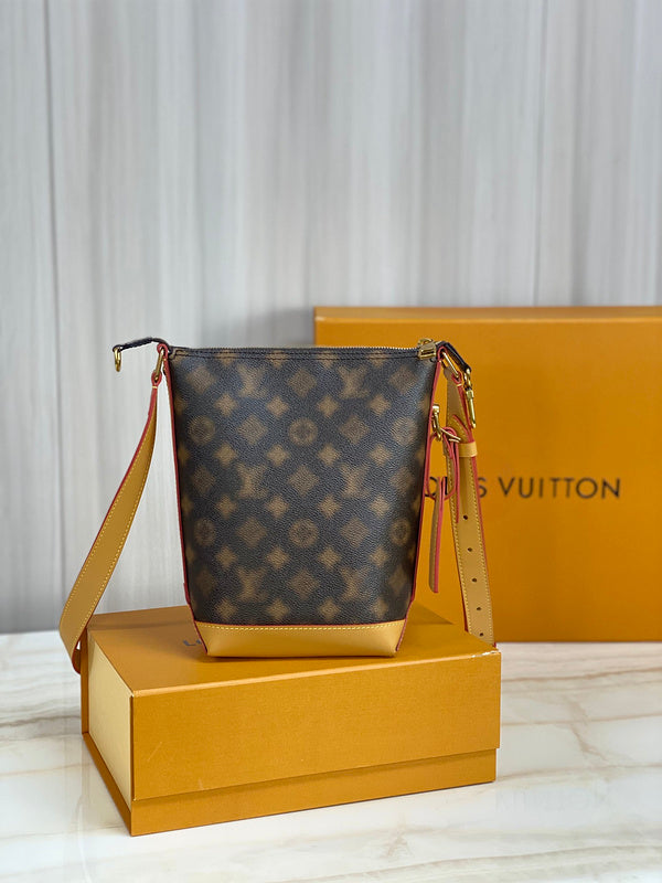 Alice Bags- Louis Vuittons  - 16439