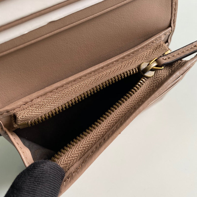 Gucci   Luxury Bags  933
