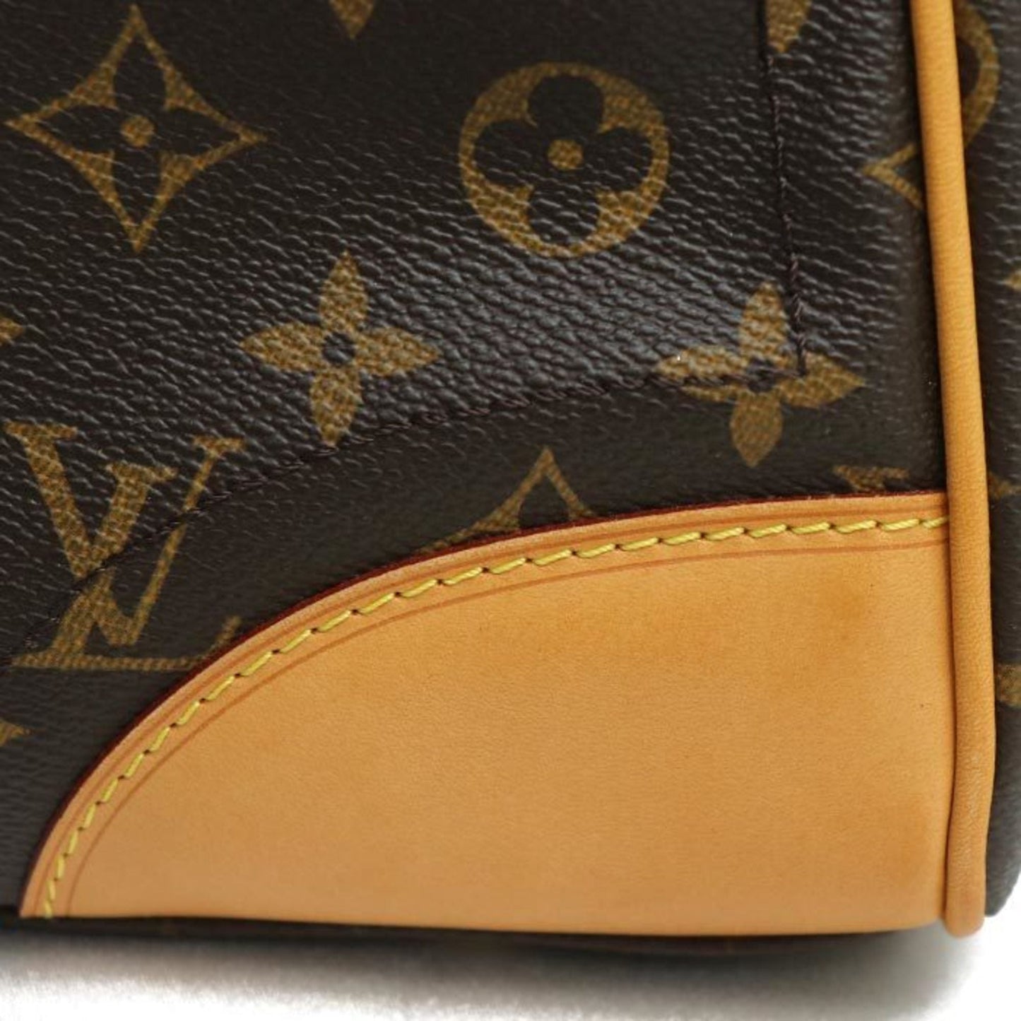 Louis Vuitton   Shoulder Bag