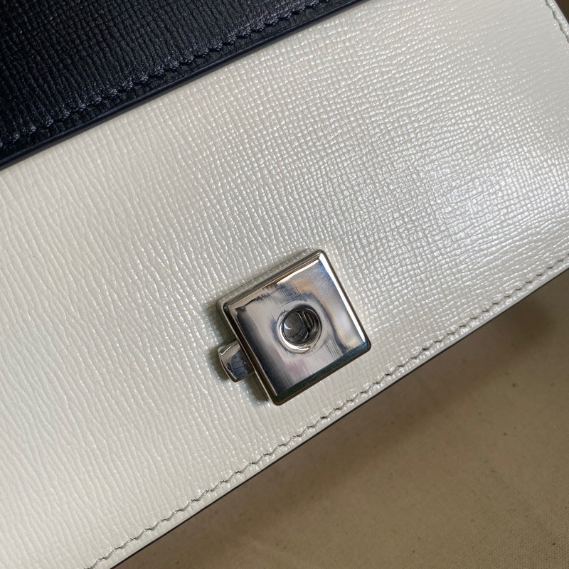 Gucci   Luxury Bags  1249