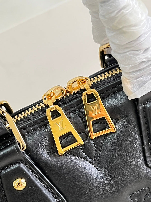 Alice Bags- Louis Vuittons  - 16712