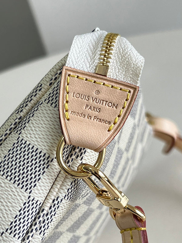 Alice  Bags- Louis Vuittons  - 16544
