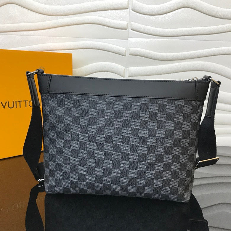 Alice Bags- Louis Vuittons  - 16285