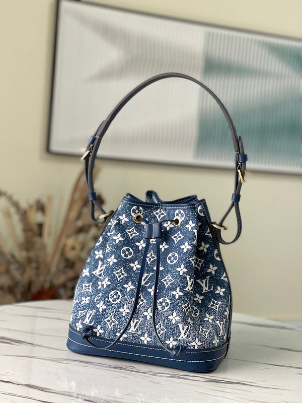 Alice Bags- Louis Vuittons  - 16272