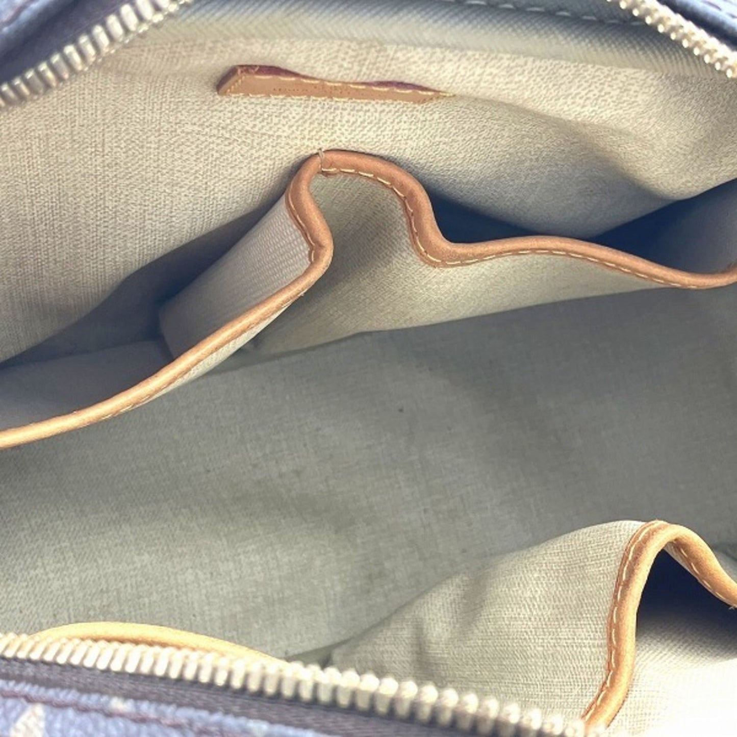 Louis Vuitton  Monogram Monogram Handbag