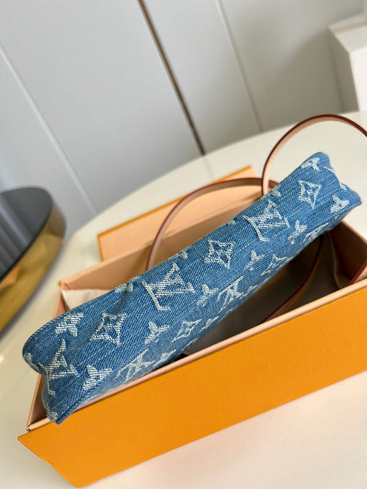 Alice Bags- Louis Vuittons  - 16227
