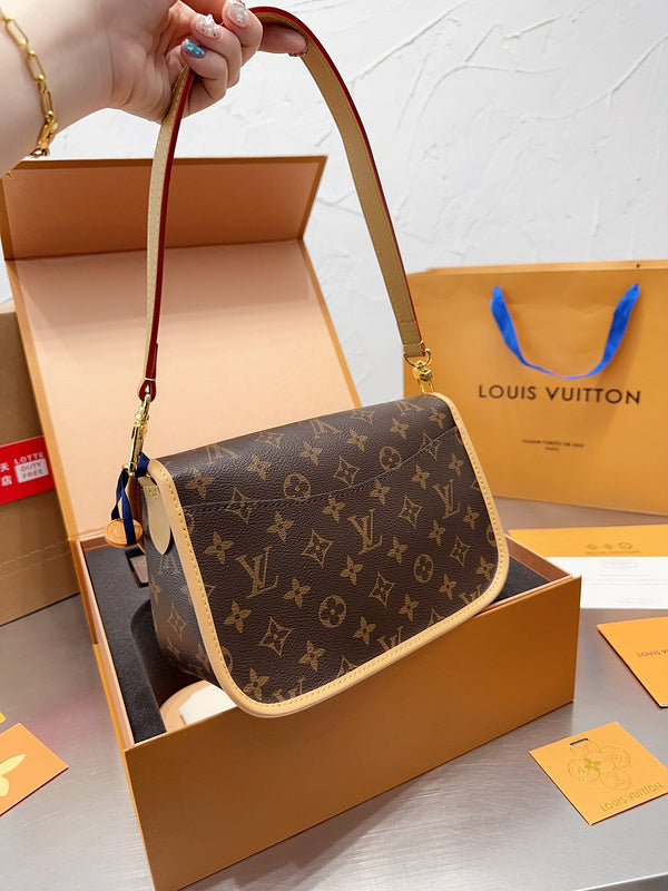 Alice bags - Louis Vuittons  - 15020