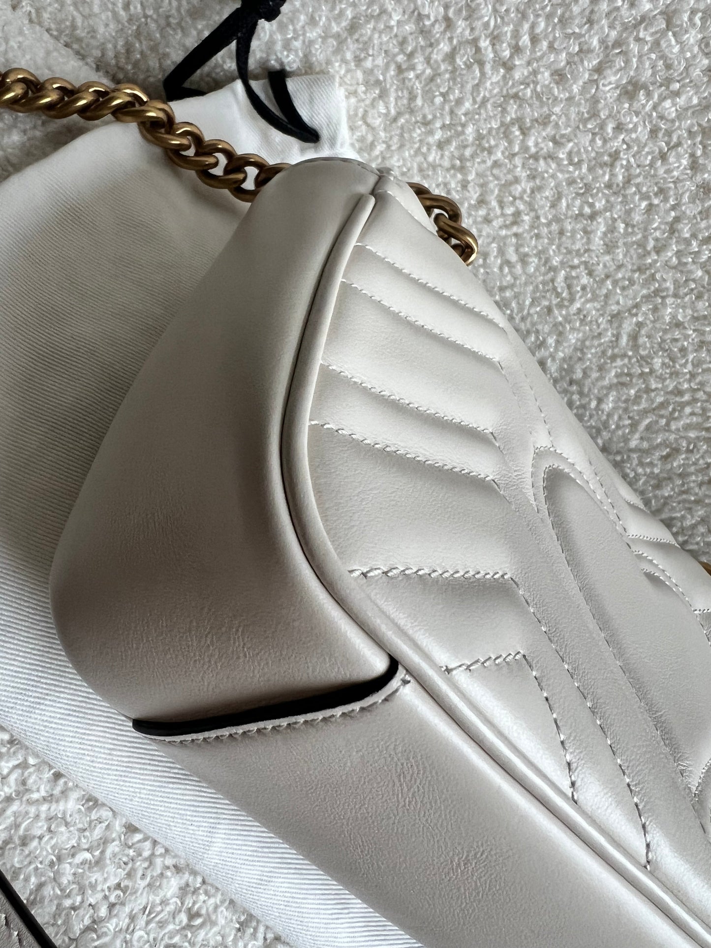 Gucci GG White Marmont Mini Shoulder Bag (RRP £1,890)