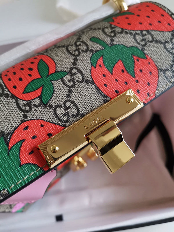 Gucci   Luxury Bags  1382