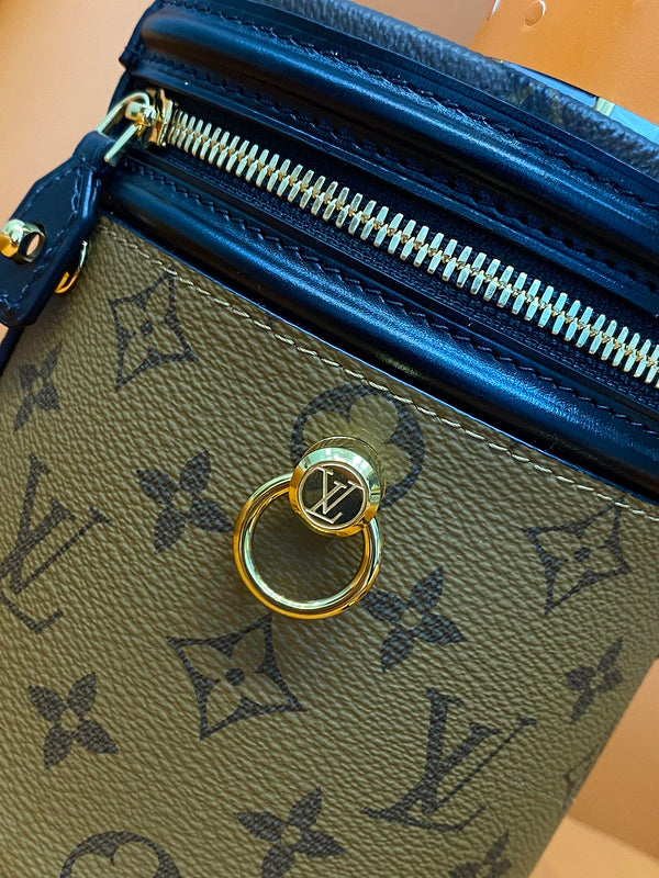 Alice Bags- Louis Vuittons  - 16367